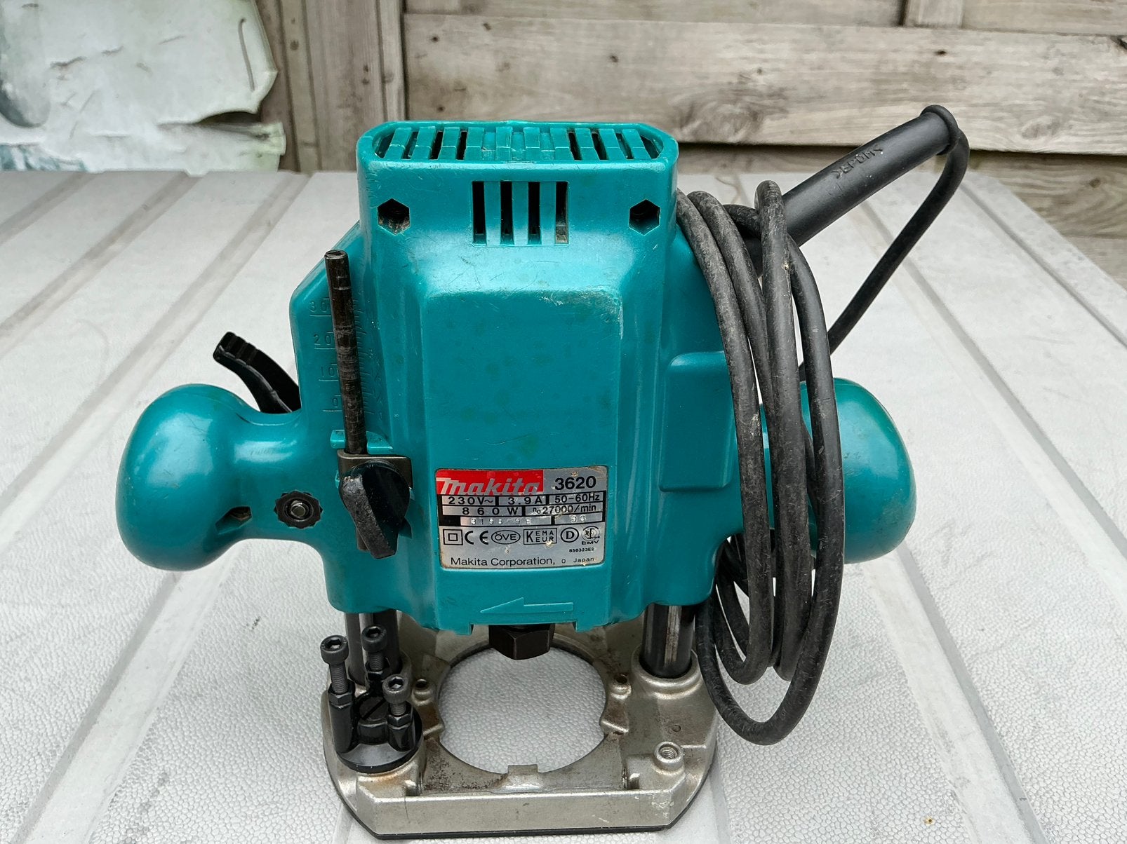 Makita 3620 lichte bovenfrees., Ophalen of Verzenden, Zo goed als nieuw, Elektrisch, Bovenfrees