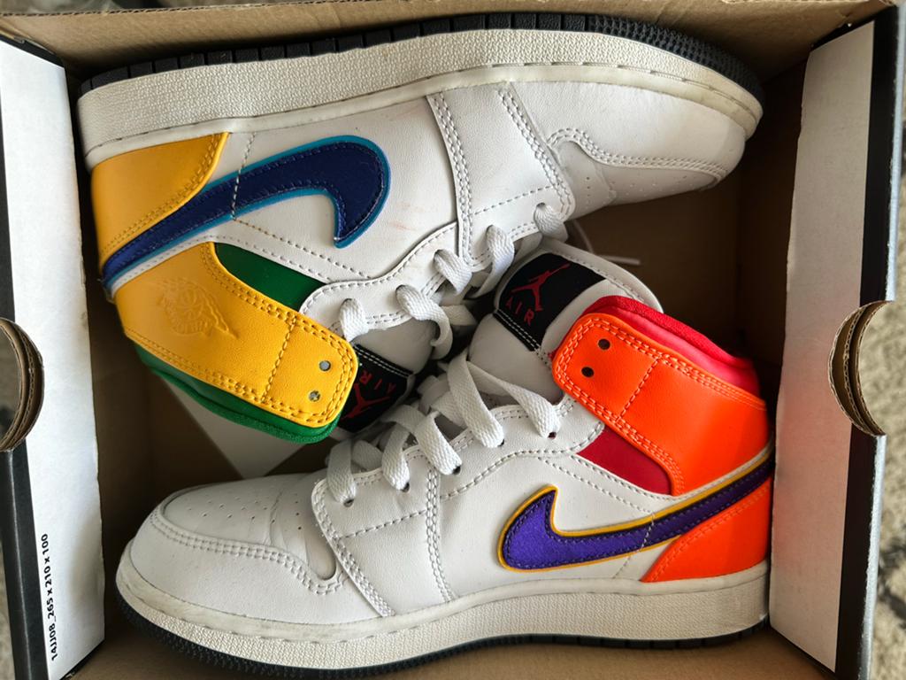 Gebruikte Nike Air Jordan 1 Mid SE 'Multi-Color' sneakers., Verzenden, Zo goed als nieuw, Overige kleuren, Sneakers of Gympen