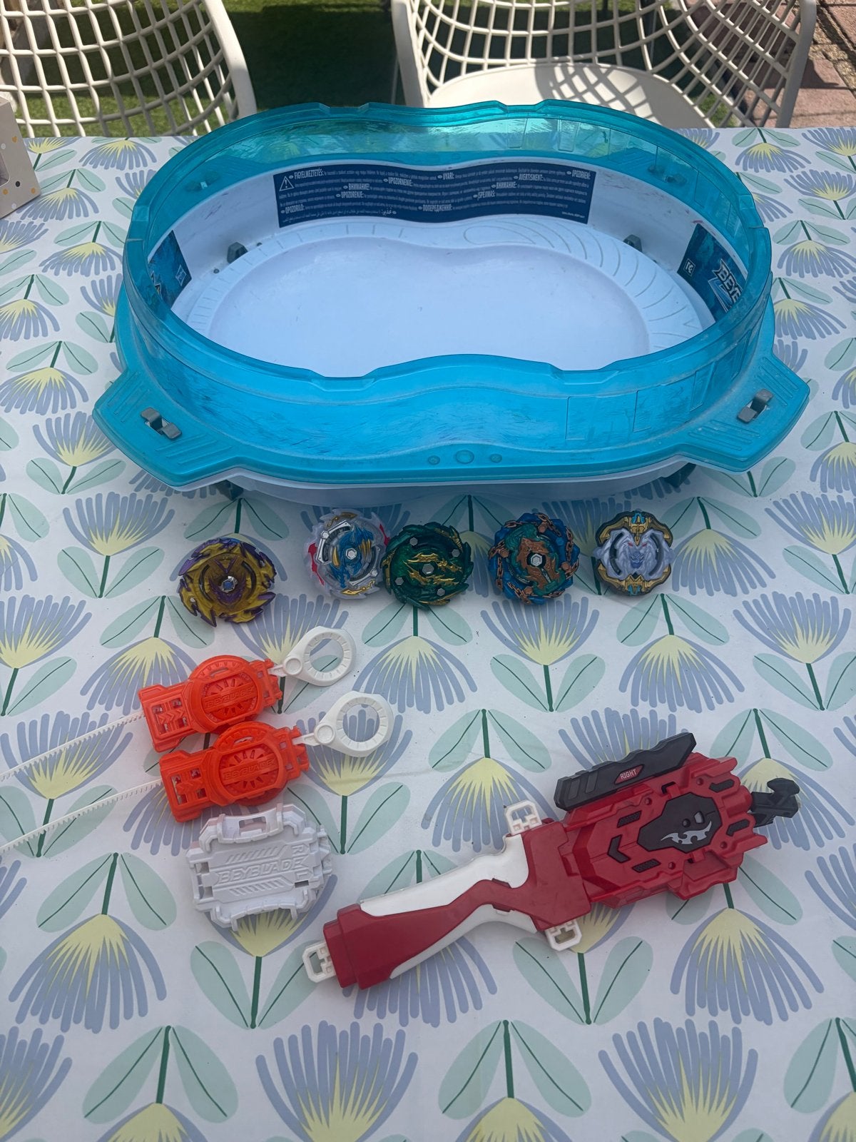 Beyblade Burst Arena met 5 Beyblades en Starters, Ophalen of Verzenden, Gebruikt, Jongen of Meisje