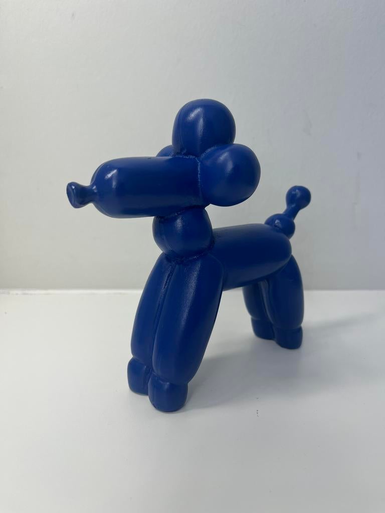 Modern beeldje in de stijl van een blauwe 'Balloon Dog', Antiek en Kunst, Blauw, Minder dan 20 cm, Ophalen of Verzenden, Zoogdier