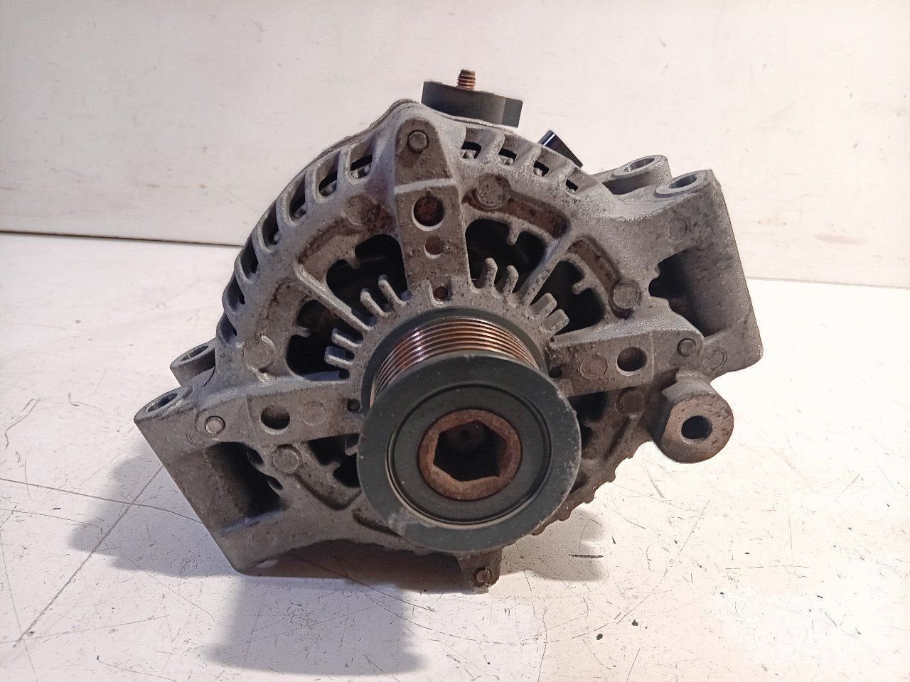 Dynamo BMW 5 serie, Onderdelen@venauto.nl, Van der Ven Autorecycling B.V., Gebruikt, Ettenseweg 76, 4706 PB Roosendaal, The Netherlands