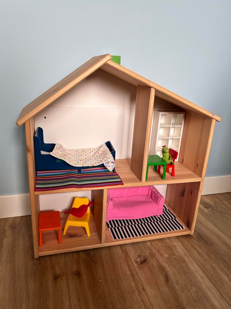 IKEA Poppenhuis met Inrichting - Ook als boekenkast, Kinderen en Baby's, Speelgoed | Poppenhuizen, Ophalen, Gebruikt, Poppenhuis