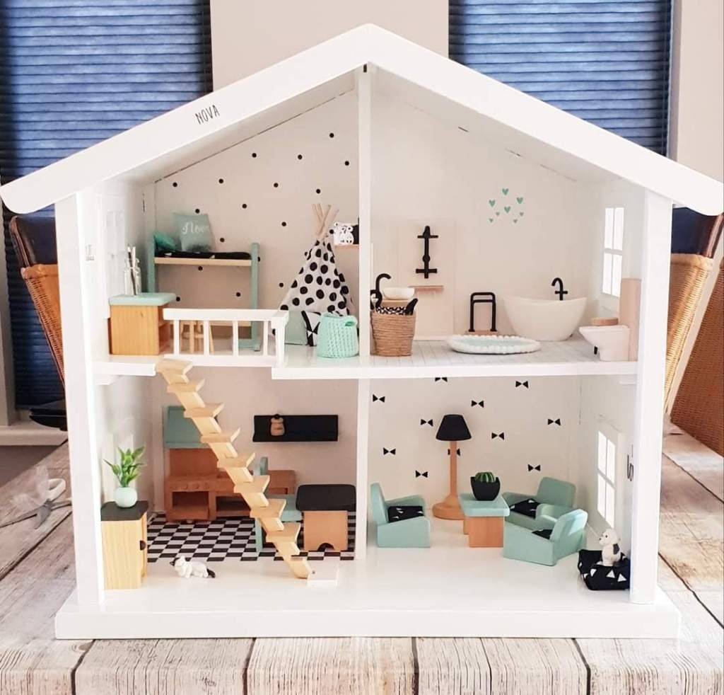 Poppenhuis, Ophalen of Verzenden, Zo goed als nieuw, Poppenhuis