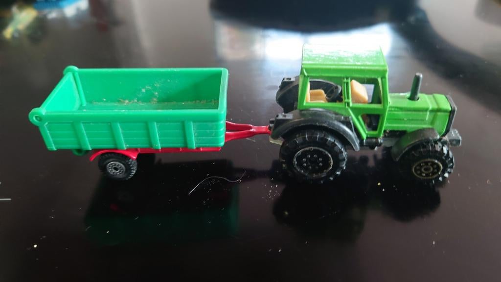 Welly Tractor met aanhangwagen - Groen speelgoedvoertuig, Hobby en Vrije tijd, Modelauto's | 1:87, Ophalen of Verzenden, Gebruikt