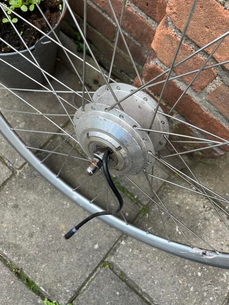 Voorwiel met motor voor elektrische fiets, Fietsen en Brommers, Fietsonderdelen, Elektrische fiets, Ophalen of Verzenden, Zo goed als nieuw