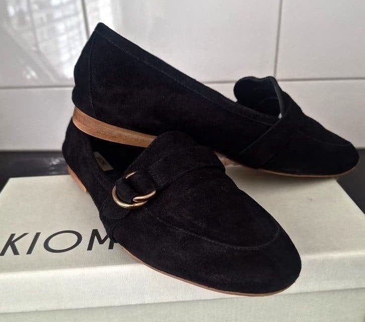 Kiomi instappers zwart leer maat 40, in zeer goede staat, Kleding | Dames, Kiomi, Ophalen of Verzenden, Zo goed als nieuw, Instappers