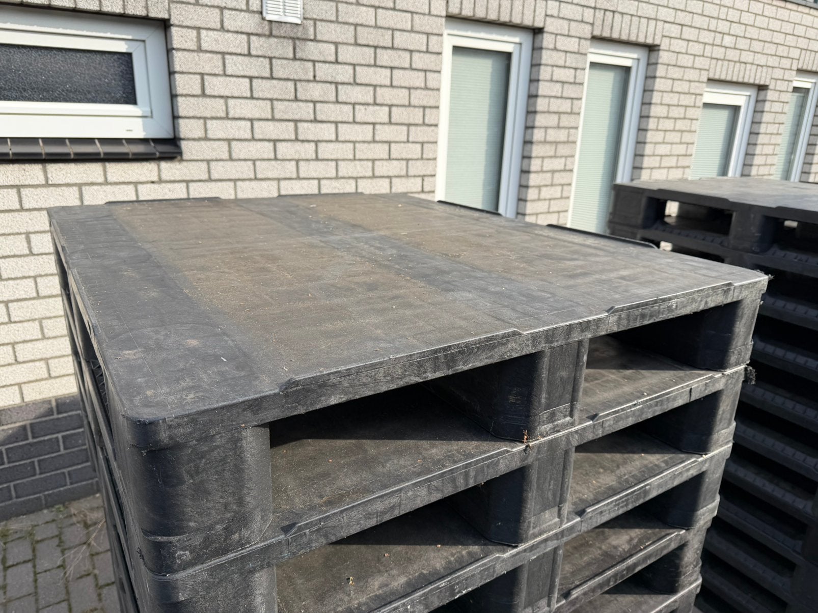 Kunststof pallets 100x120 dicht vlonder voortentpallets, Ophalen, Zo goed als nieuw