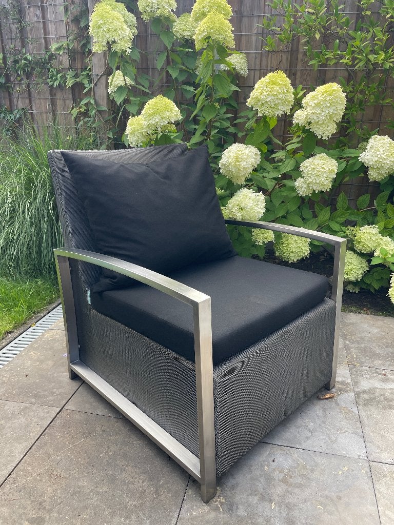 2x RVS comfortabele tuinstoelen met zwarte kussens, Tuin en Terras, Gebruikt, Stoel, Ophalen, 2 zitplaatsen