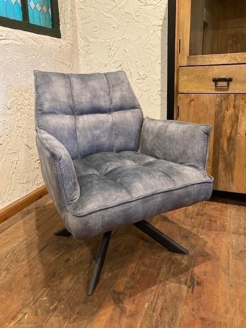 Draai fauteuil Dinand, velvet lichtblauw (SHOWMODEL), Huis en Inrichting, Fauteuils, Nieuw, Metaal, Stof, 50 tot 75 cm, 75 tot 100 cm