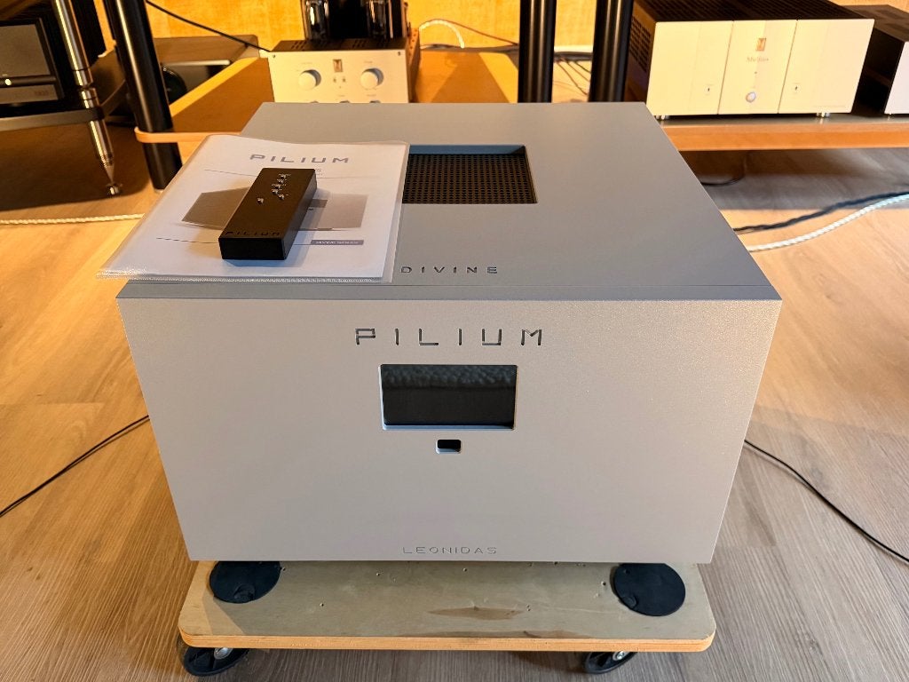 Pilium Leonidas, Zo goed als nieuw, 120 watt of meer, Info@pilium.gr, Stereo