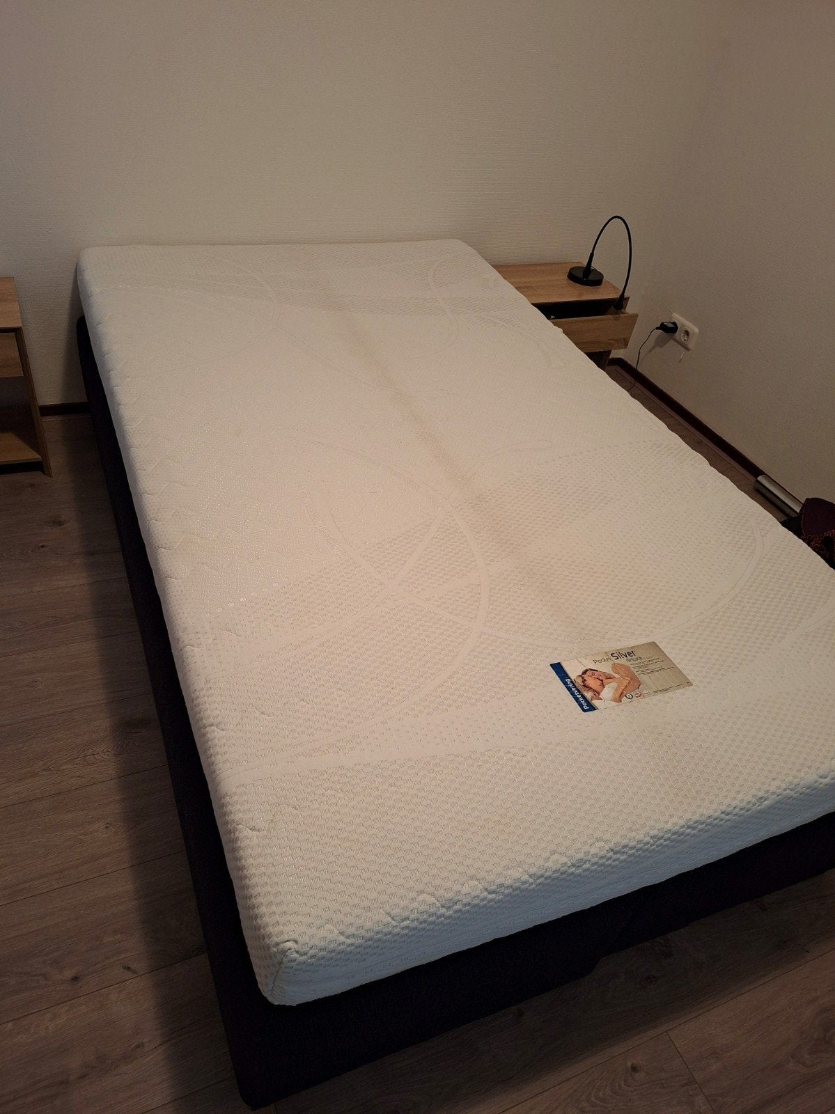 Boxspring (140cm) eventueel met matras, Ophalen, Gebruikt, 140 cm, Twijfelaar