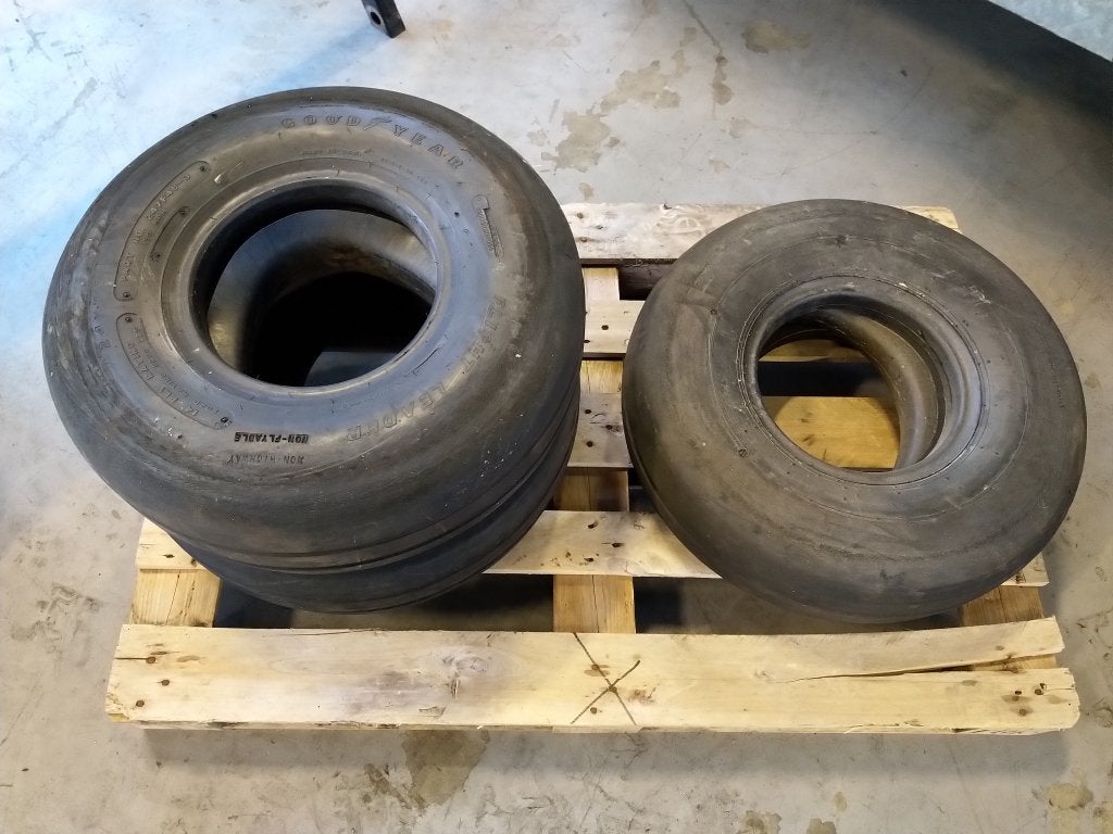 24 x 7.7 Nieuw Goodyear banden, Niet ingevuld, Niet ingevuld, Niet ingevuld