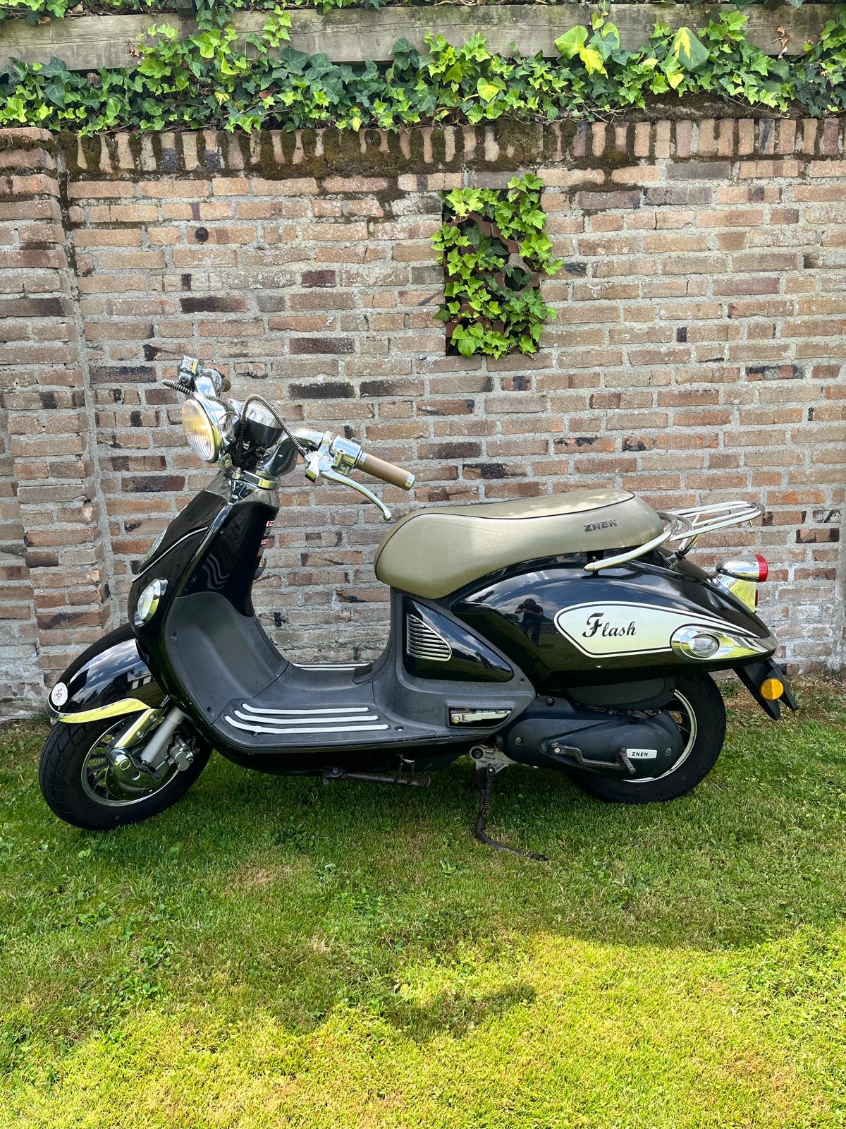 Flash Scooter - Geel Kenteken - Zwart-  Goede staat., Fietsen en Brommers, Brommers | Overige merken, Ophalen, Gebruikt, Maximaal 45 km/u