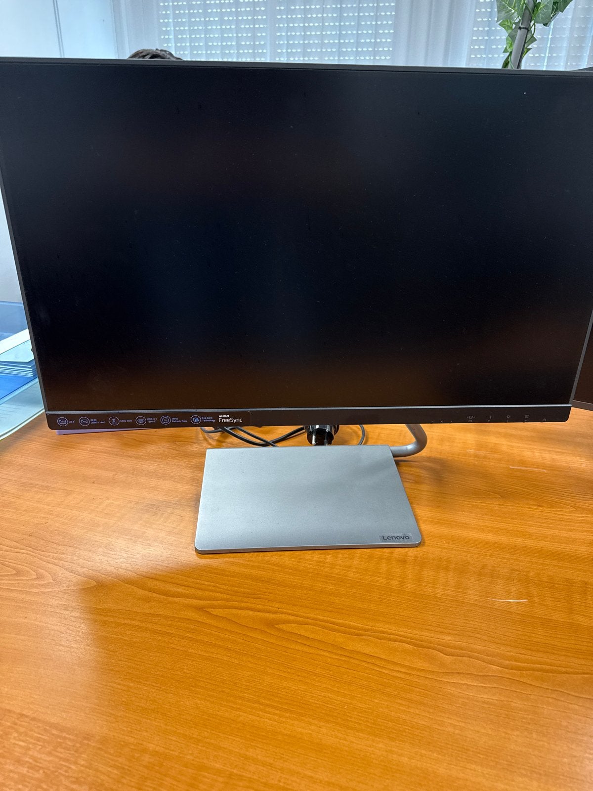 Lenovo QHD Monitor 23.8 inch - 75Hz FreeSync USB-C, Computers en Software, Monitoren, HDMI, Kantelbaar, Ophalen of Verzenden, Zo goed als nieuw