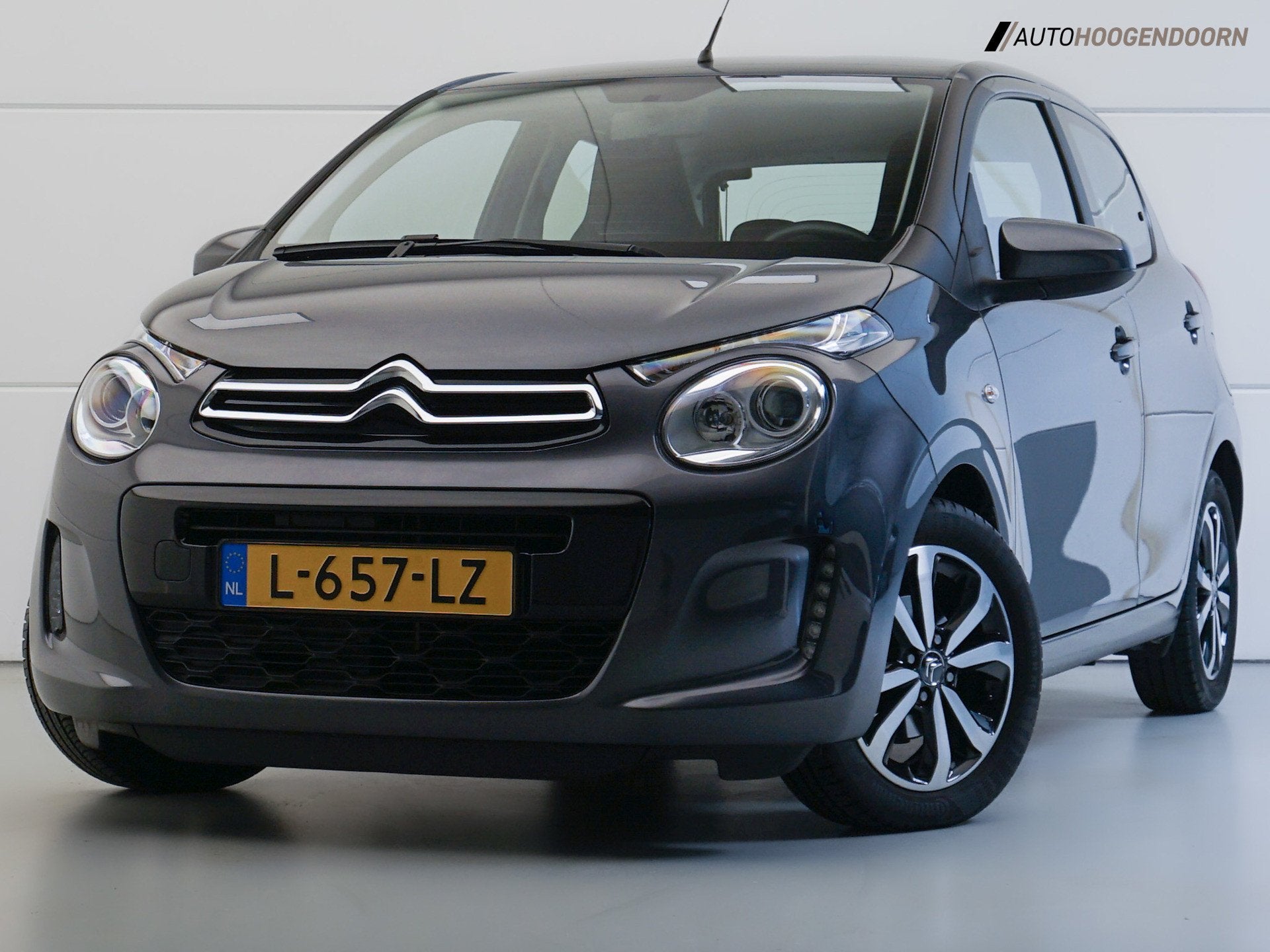 Citroen C1 1.0 VTi Shine Sport (APPLE CARPLAY,CAMERA,LM-VELG, Auto's, Citroën, Voorwielaandrijving, Gebruikt, Euro 6, 4 stoelen