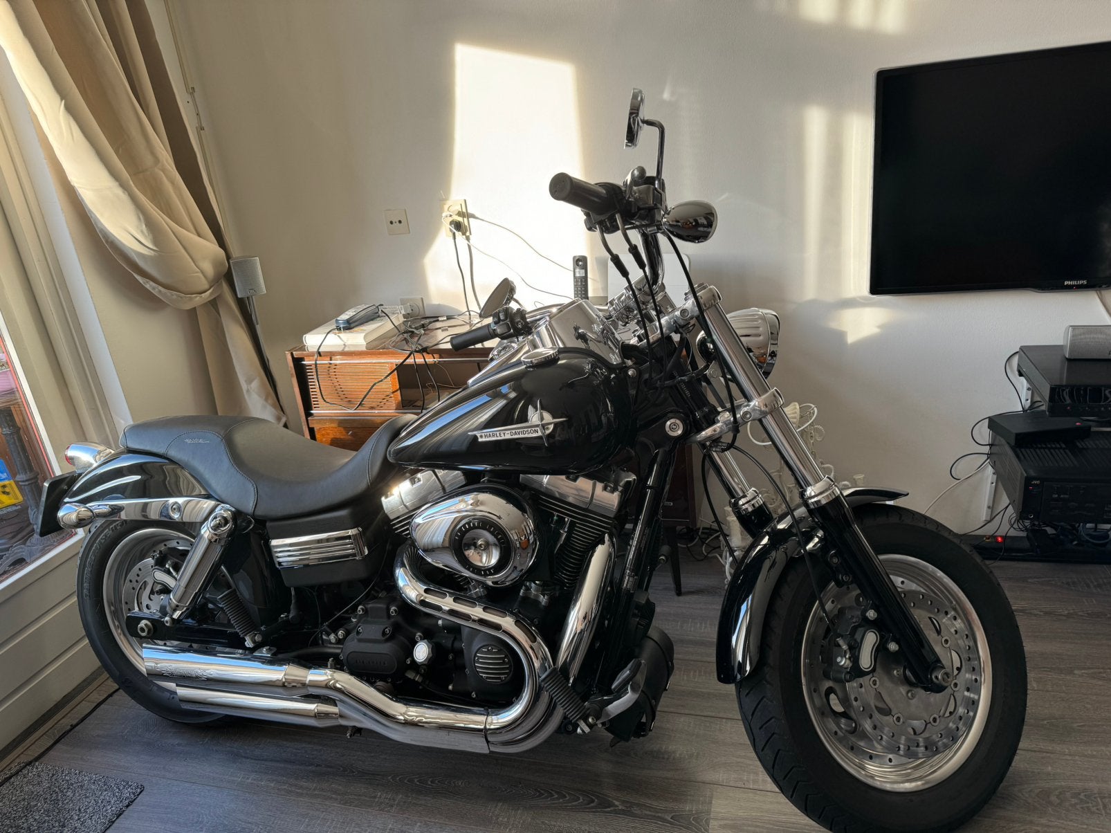 Harley Davidson Fat Bob met leren reistas en V&H uitlaten, Motoren, Motoren | Harley-Davidson, Particulier, Chopper
