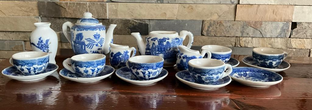 Antiek miniatuur thee servies 18 delig, Antiek en Kunst, Antiek | Servies compleet, Ophalen of Verzenden