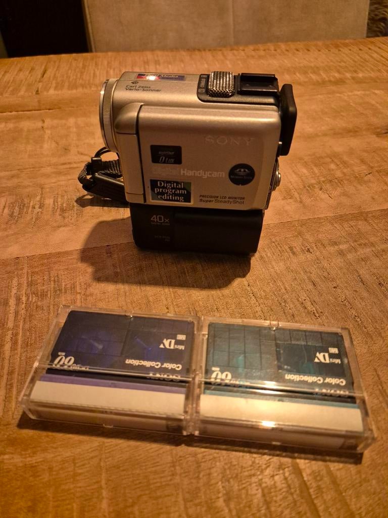 SONY DCR-PC5E camera met 3 DV tapes+ 1 nieuwe accu (storing), Ophalen of Verzenden, Camera
