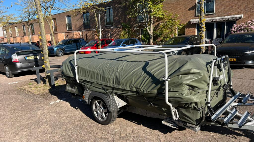 Imperiaal-bagagerek Holtkamper Kyte, Ophalen