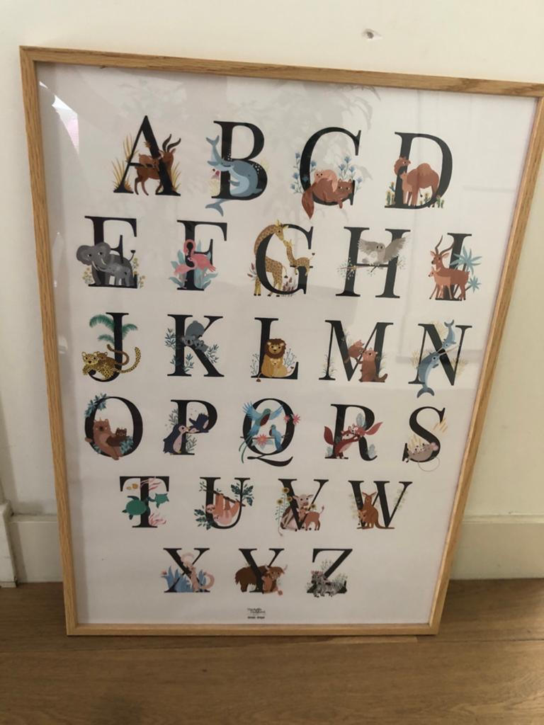 Alfabet poster met dieren - ingelijst, Ophalen, Zo goed als nieuw, Foto of Poster, 75 cm of meer
