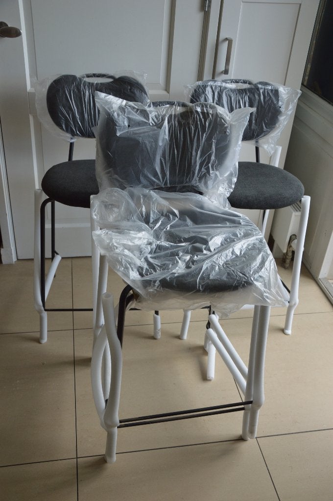4 nieuwe design eetkamerstoelen/ barkrukken merk DS4U, zwart, Ophalen, Met voetsteun, 60 tot 90 cm, Nieuw