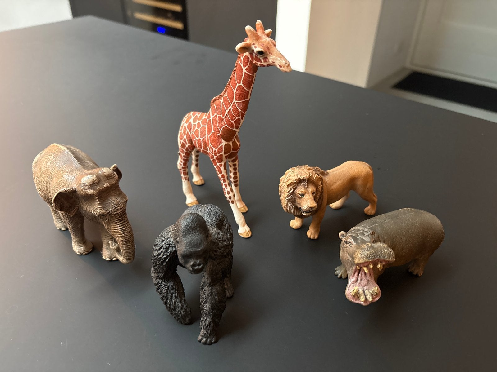 Schleich Wilde Dieren Set - Giraffe, Olifant, Leeuw, Gorilla, Ophalen of Verzenden, Zo goed als nieuw