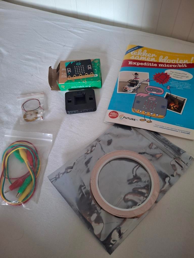 Expeditie microbit! Lekker samen klooien, Ophalen of Verzenden, Zo goed als nieuw