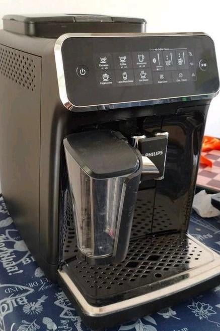 Philips EP3241 Volautomatische Espressomachine, Espresso apparaat, Zo goed als nieuw, 2 tot 4 kopjes, Afneembaar waterreservoir