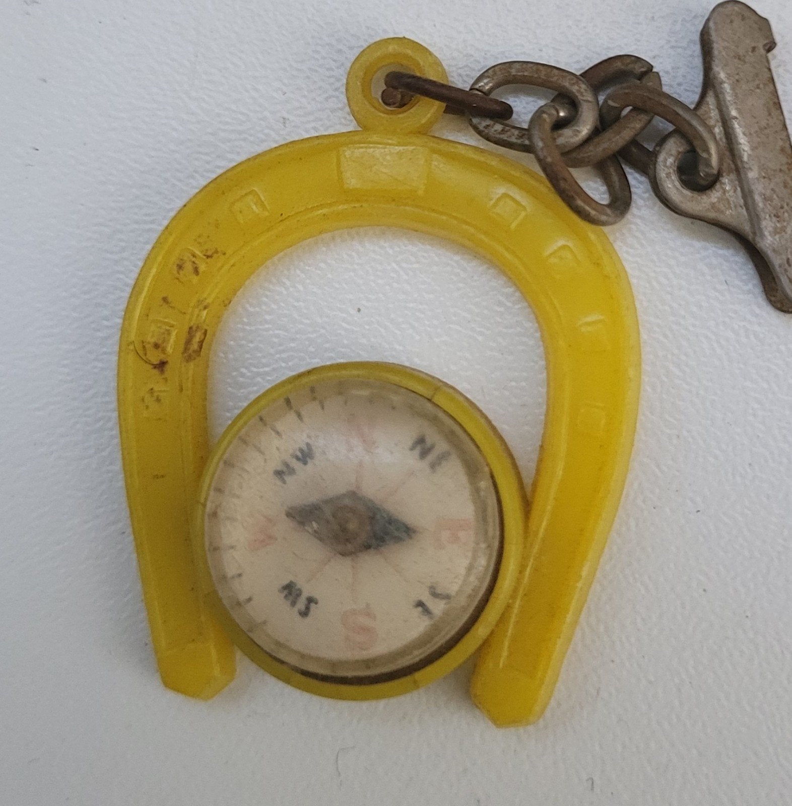 Vintage Sleutelhanger Hoefijzer met Kompas, Ophalen of Verzenden, Gebruikt, Overige typen