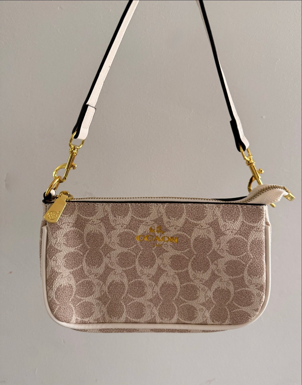 Coach schoudertasje, Ophalen of Verzenden, Zo goed als nieuw, Beige, Schoudertasje