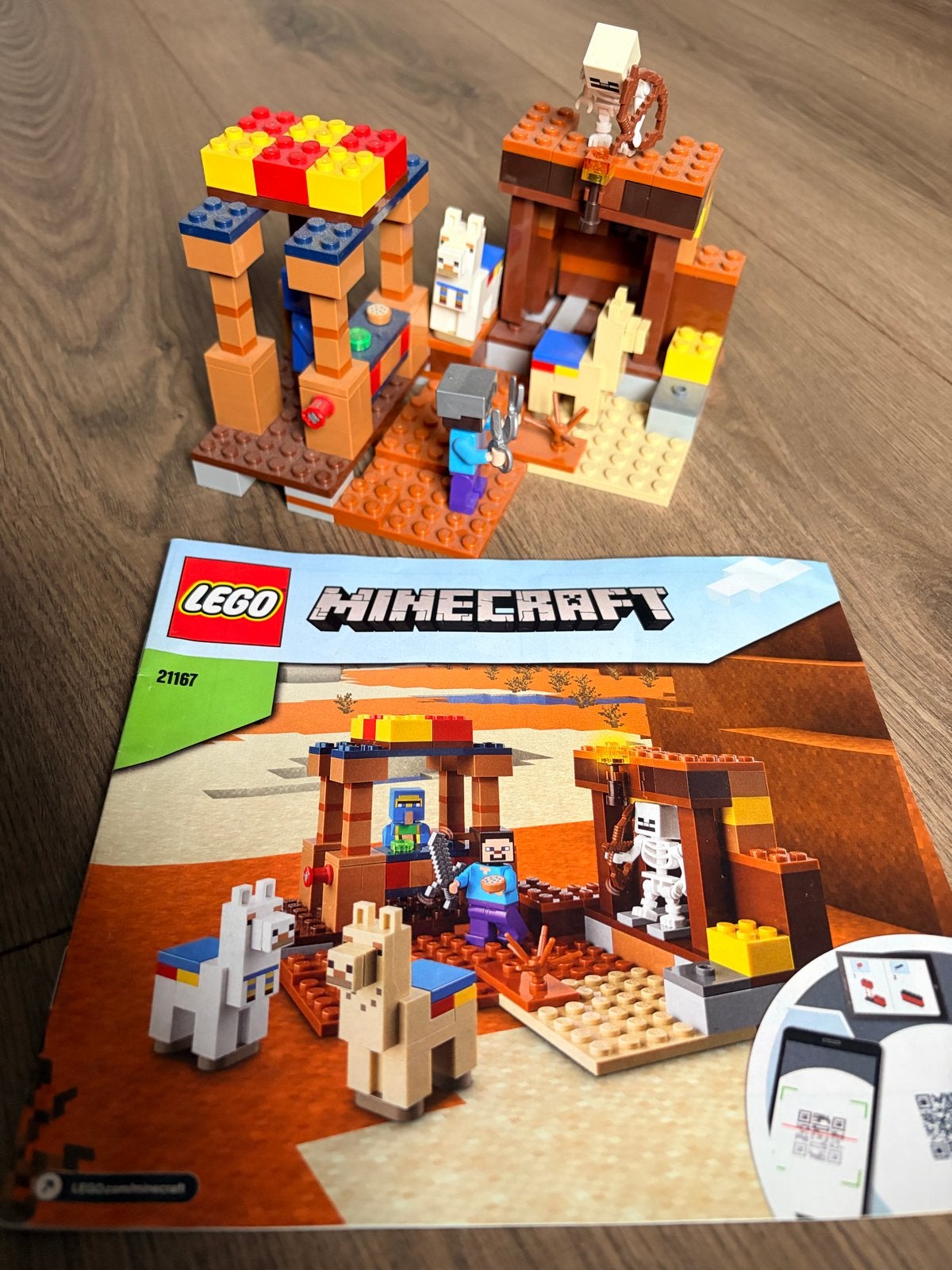 Lego Minecraft 21167 De Handelspost - Compleet met boekje, Minecraft, Lego, Ophalen of Verzenden, Zo goed als nieuw