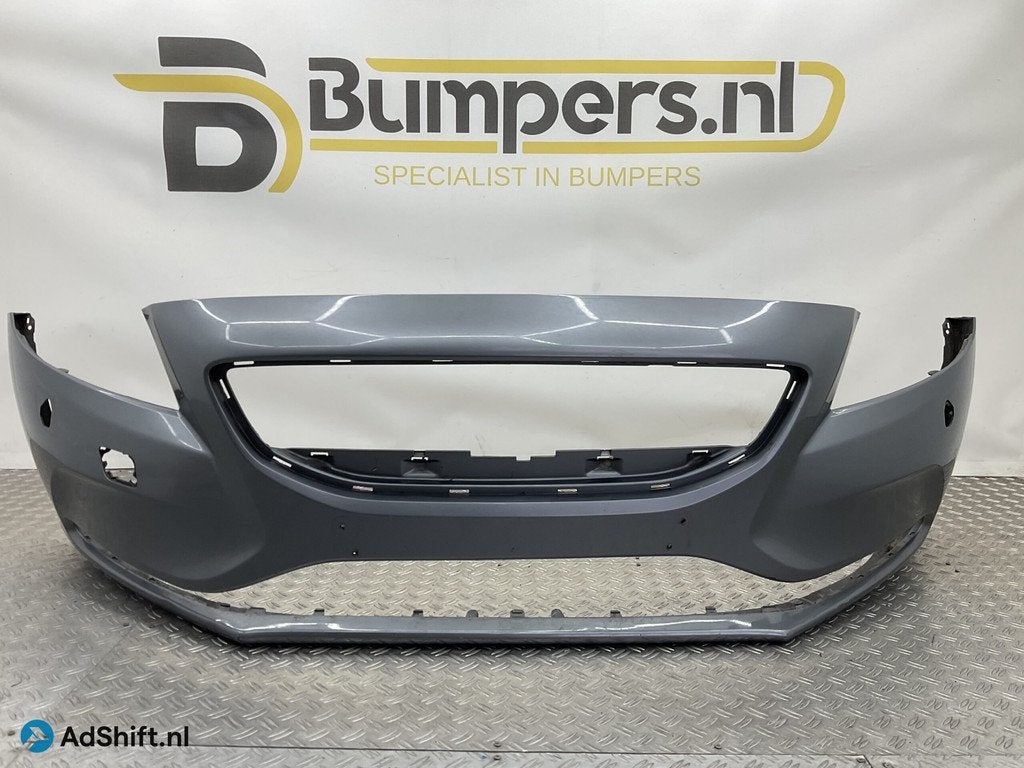 Bumper Volvo V40 Normaal geen pdc kls 31283732 Voorbumper E4, Bumper