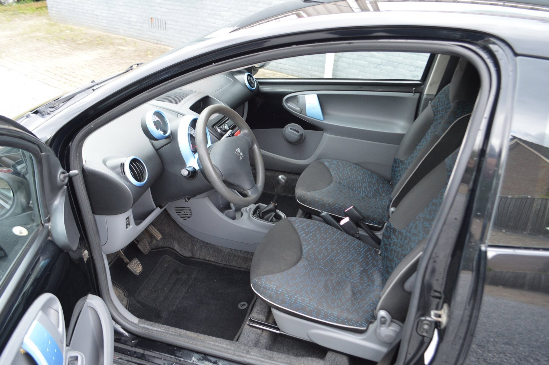 Peugeot 107 1.0-12V XR Airco Stuurbekrachtiging Jaar Garanti, Voorwielaandrijving, Stof, Gebruikt, 4 stoelen