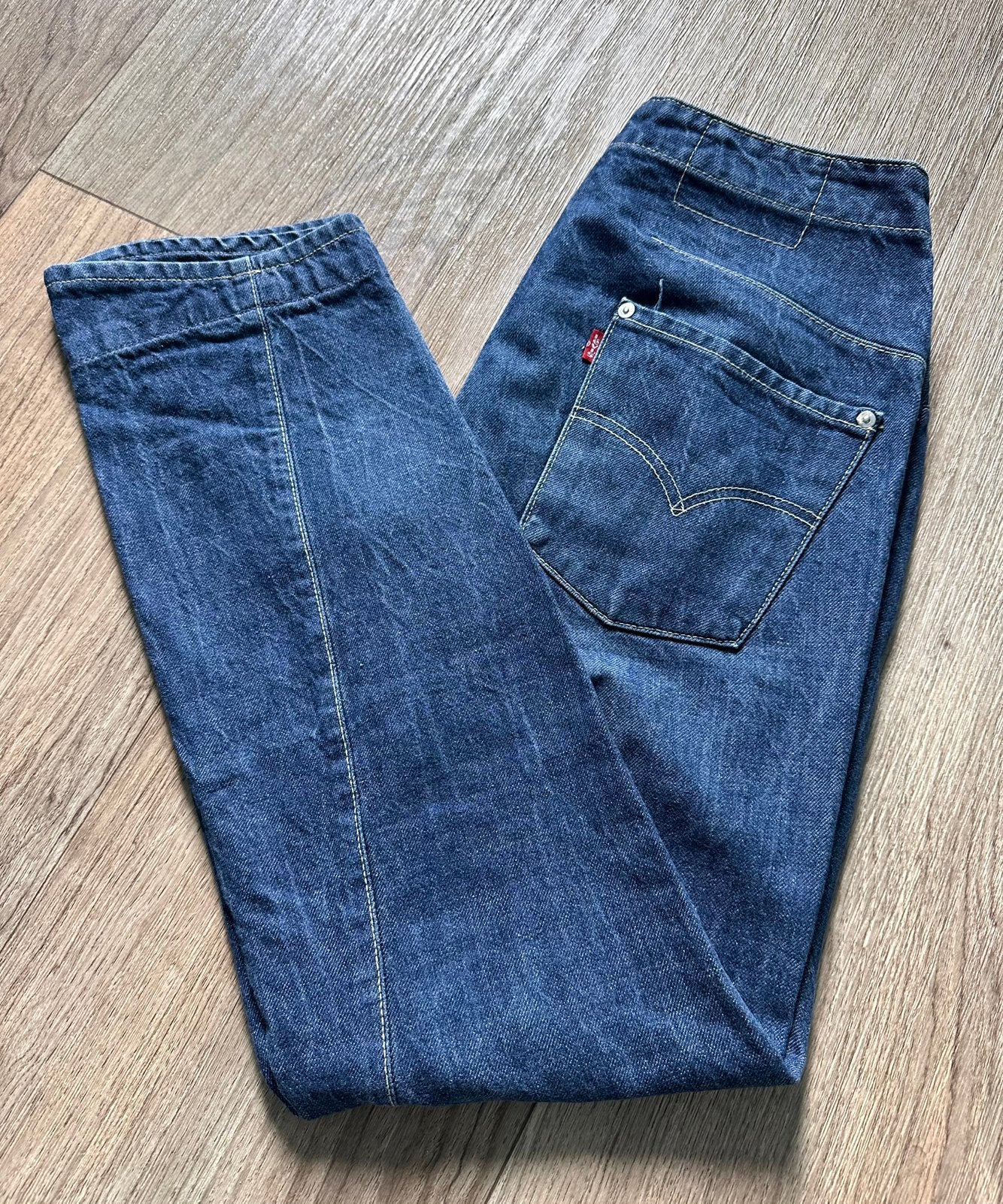 Jeans vintage Y2K Levis barrel twisted leg jeans S/36, Ophalen of Verzenden, Zo goed als nieuw, Blauw, W28 - W29 (confectie 36)