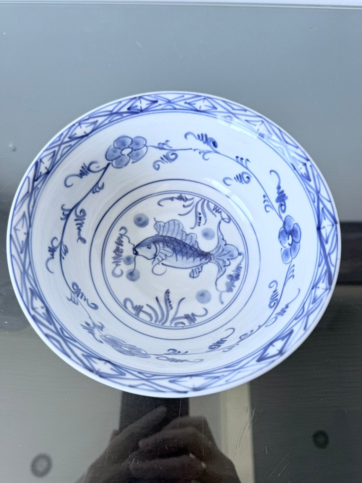 Antieke kom Chinees blauw wit met Koi Karper, Ophalen of Verzenden