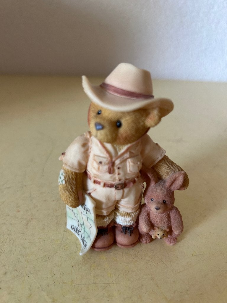 Cherished Teddies - Bazza from Australia 276995, Ophalen of Verzenden, Zo goed als nieuw, Beeldje, Cherished Teddies