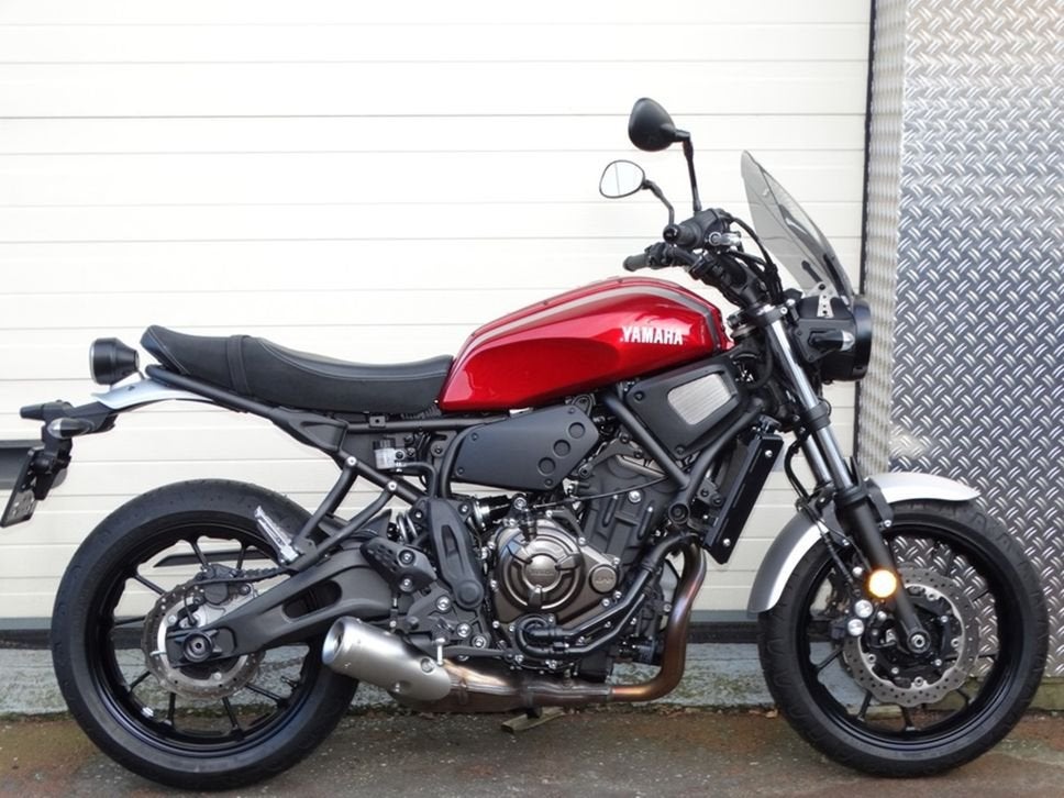 YAMAHA XSR 700 ABS   1900 km !!!!  Nieuwstaat, 2 cilinders, Motorrijbewijs A, Onbekend, Particulier
