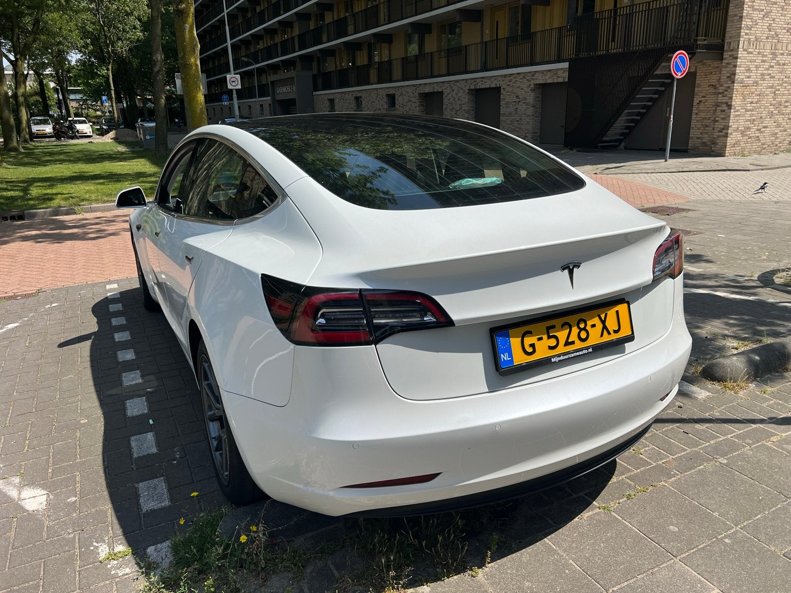 Tesla Model 3 2019 Wit, Auto's, Tesla, Automaat, 1831 kg, Wit, Origineel Nederlands