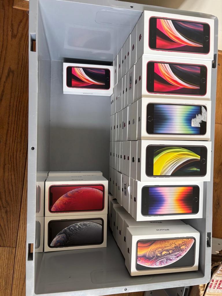 Lege iPhone SE 2020/22 iphone 11 en XR doosjes - Origineel, Ophalen of Verzenden, Zo goed als nieuw, Zwart, 64 GB
