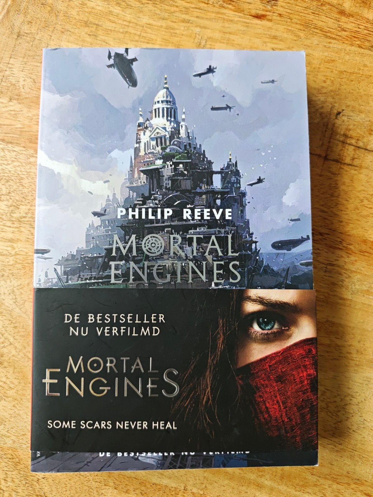 Mortal Engines - Philip Reeve (boek), Boeken, Ophalen of Verzenden, Zo goed als nieuw, Philip Reeve