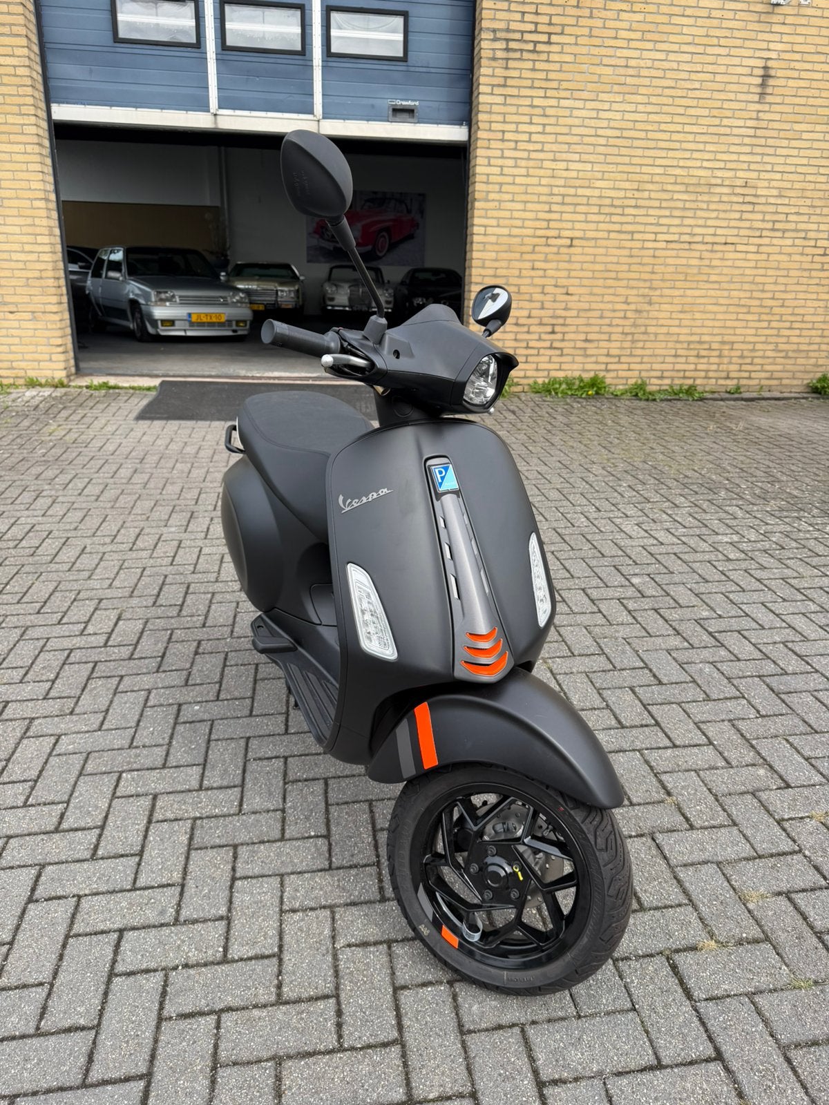 Vespa Elettrica S - mat zwart - 5 km - nieuw!, Ophalen, Maximaal 45 km/u, Elektrisch, Nieuw