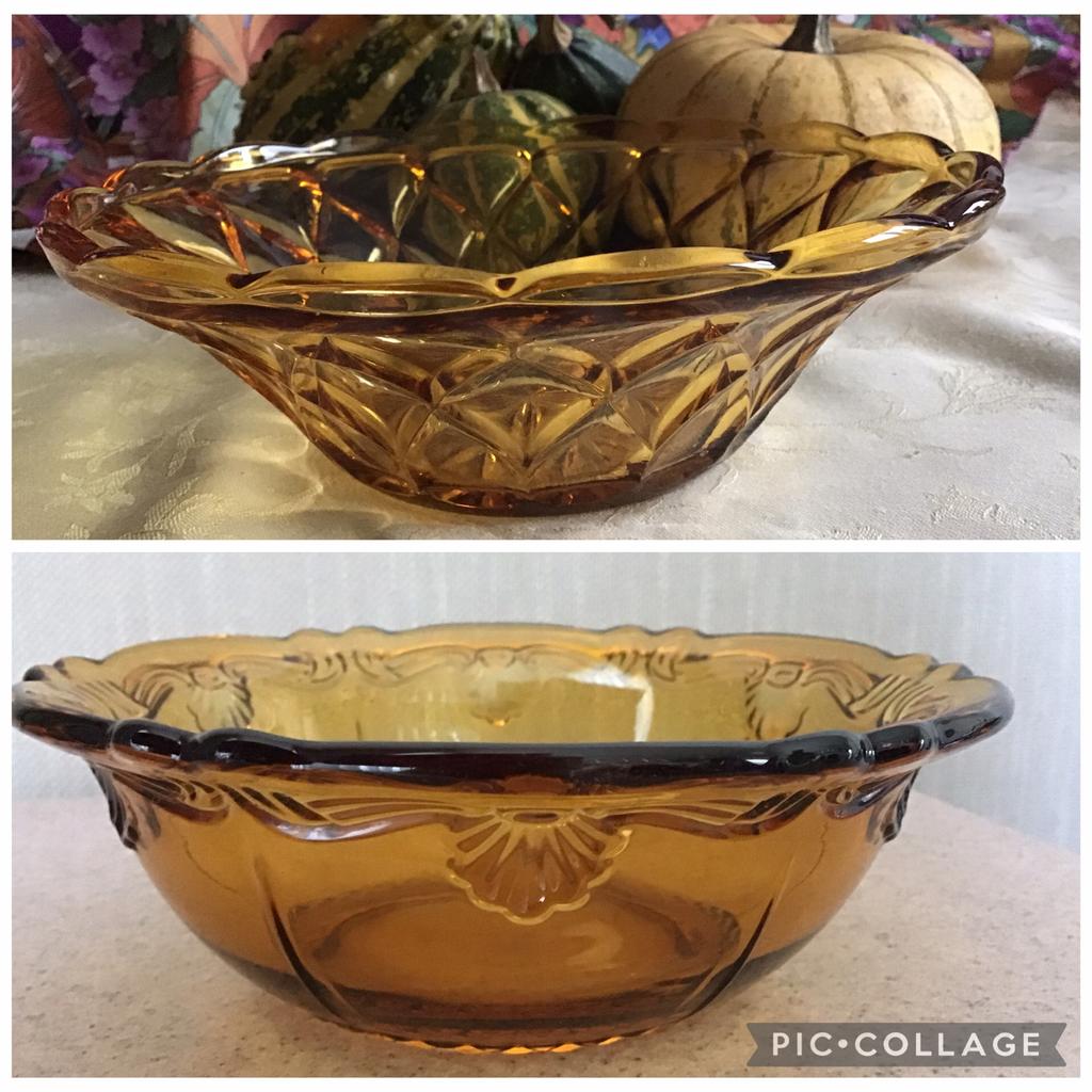 2 Vintage bewerkte glazen schaaltjes Doorsnede 16 cm, Ophalen of Verzenden, Zo goed als nieuw