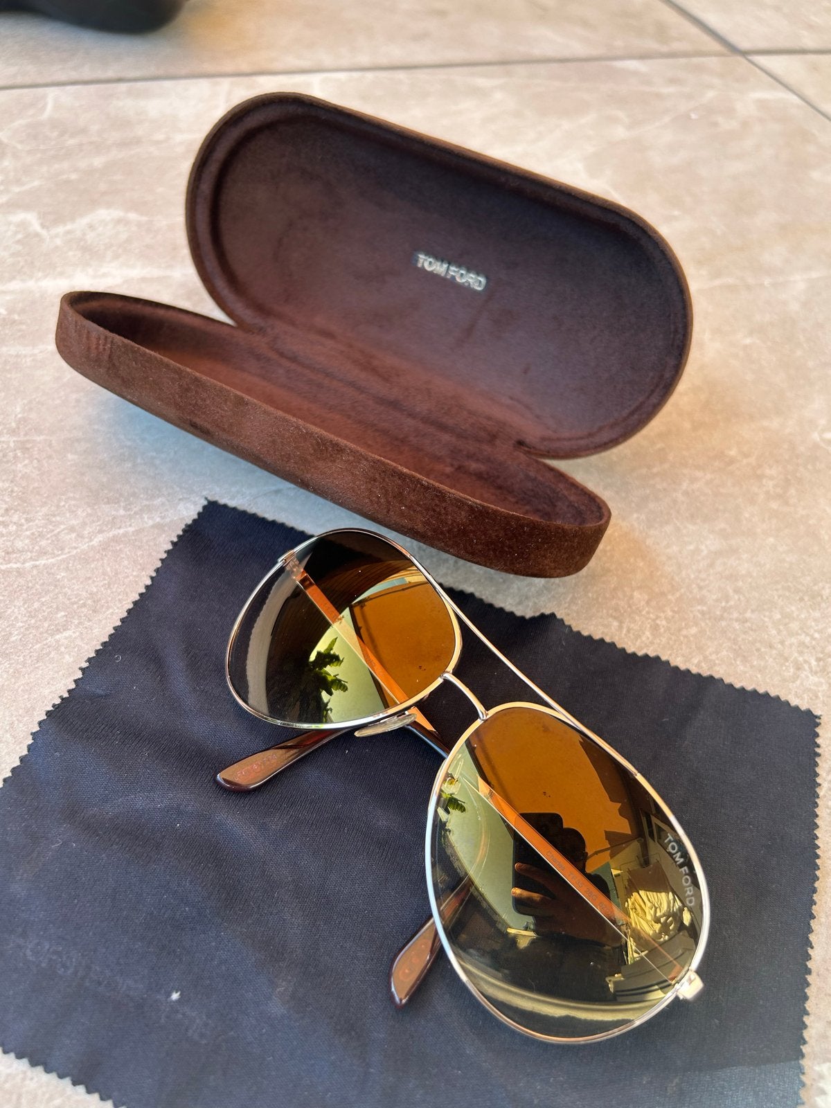 Tom Ford Zonnebril - Stijlvol en Tijdloos Design, Overige merken, Zonnebril, Bruin, Verzenden