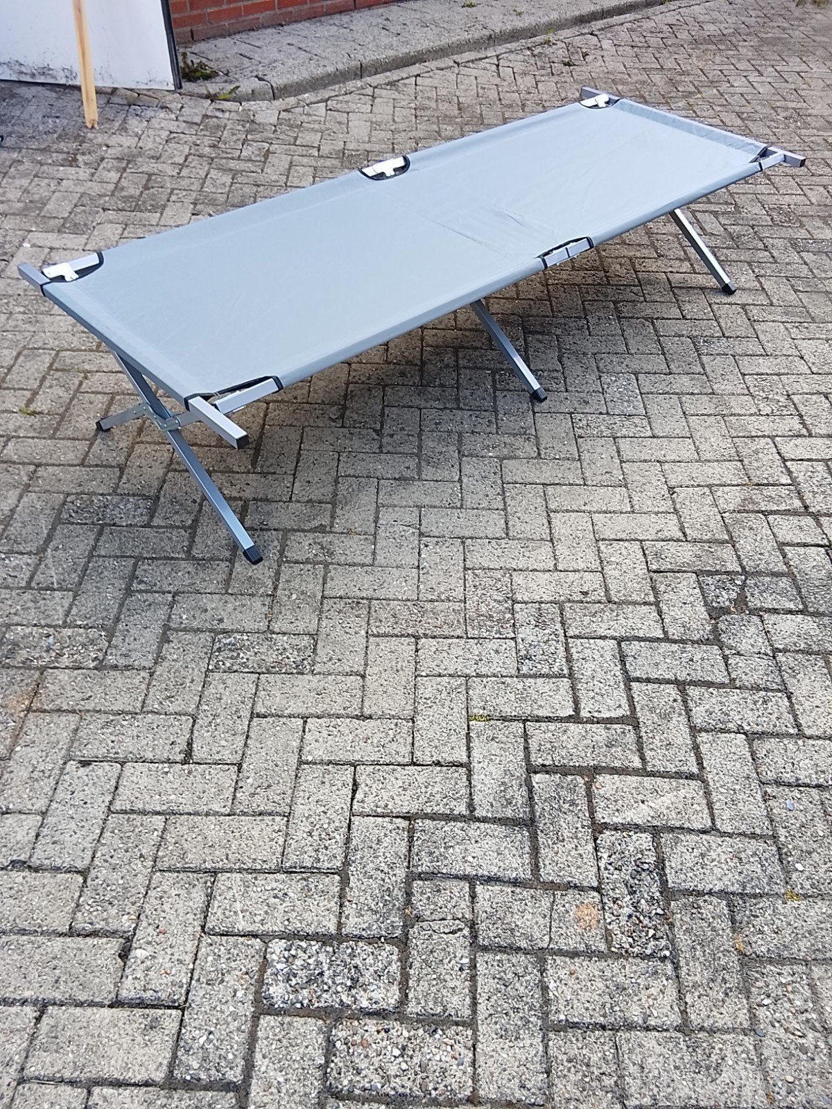 Tresko Ligbed 210x70 - Nieuw in doos, Caravans en Kamperen, Tresko, Onbekend, Nieuw, Ophalen of Verzenden