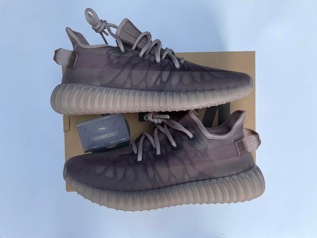 Adidas Yeezy Boost 350 V2 Mono Mist - Maat 38, Kleding | Heren, Schoenen, Overige kleuren, Ophalen of Verzenden, Sneakers of Gympen