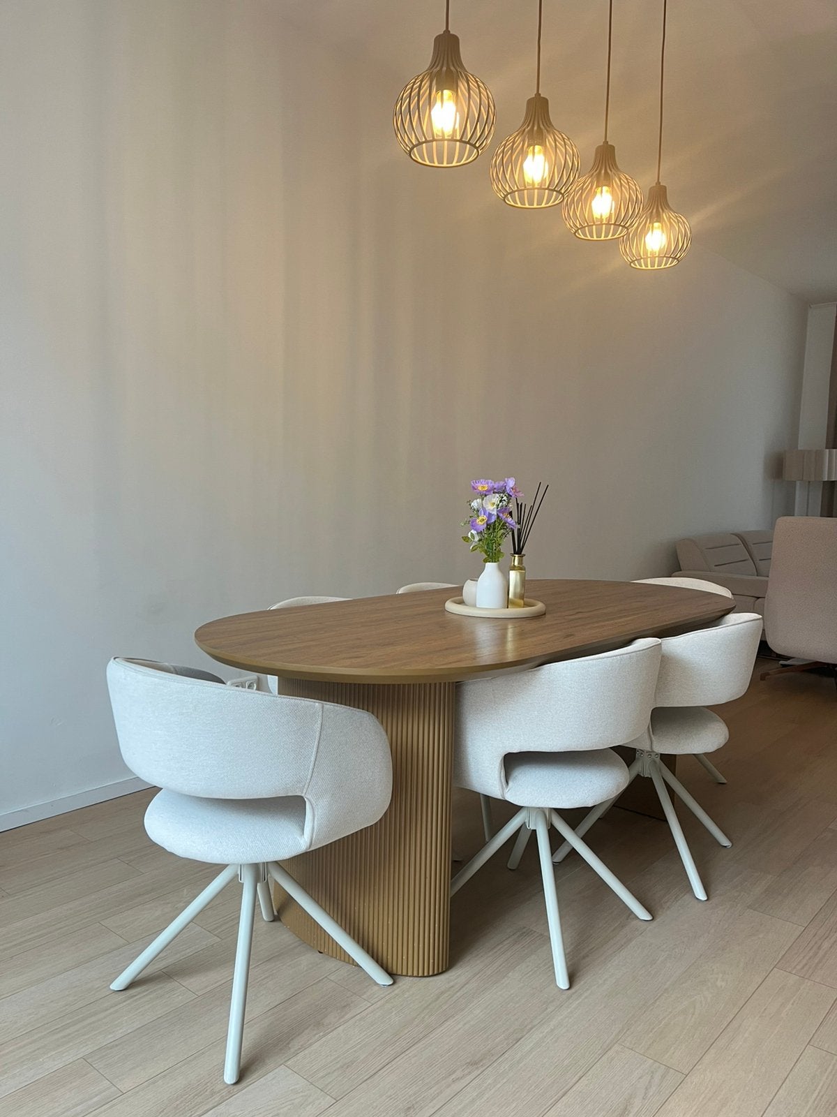 Moderne eettafel met 6 stoelen – €600, Huis en Inrichting, Ophalen, Zo goed als nieuw, 75 m² of meer, Overige typen