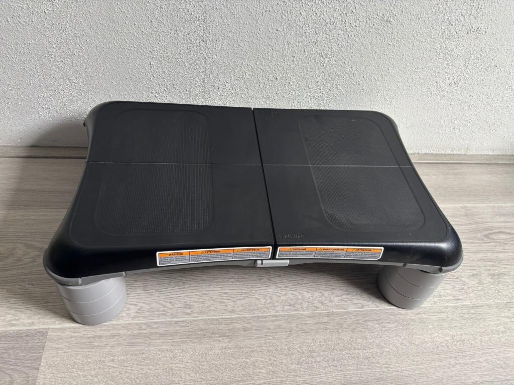 Zwart Nintendo Wii Balance Board met verhoging, Spelcomputers en Games, Gebruikt, Ophalen of Verzenden, Sport, 3 spelers of meer