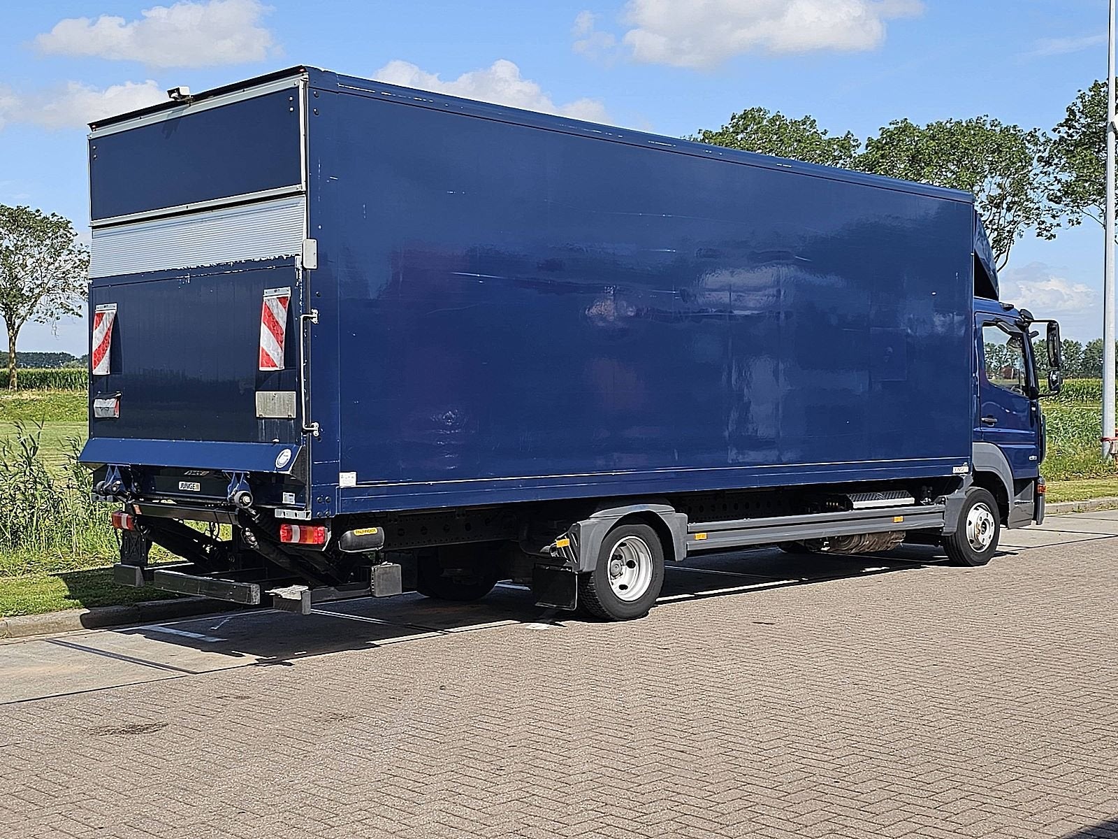 MERCEDES-BENZ ATEGO 818, Automaat, Euro 6, Blauw, Bedrijf