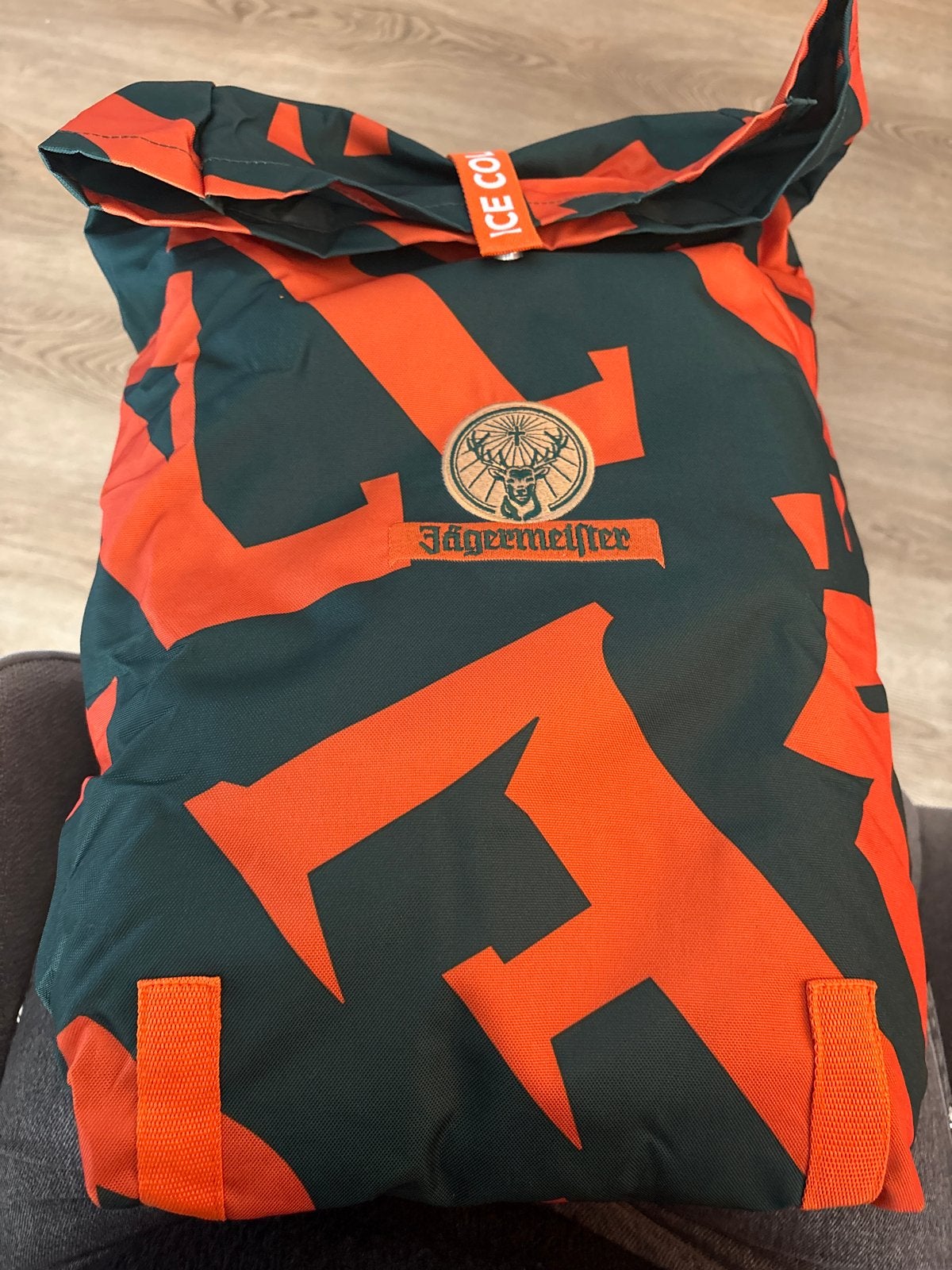 Nieuwe Jägermeister koeltas - Ideaal voor festivals!, Ophalen of Verzenden, Nieuw, Koeltas, Koelelement
