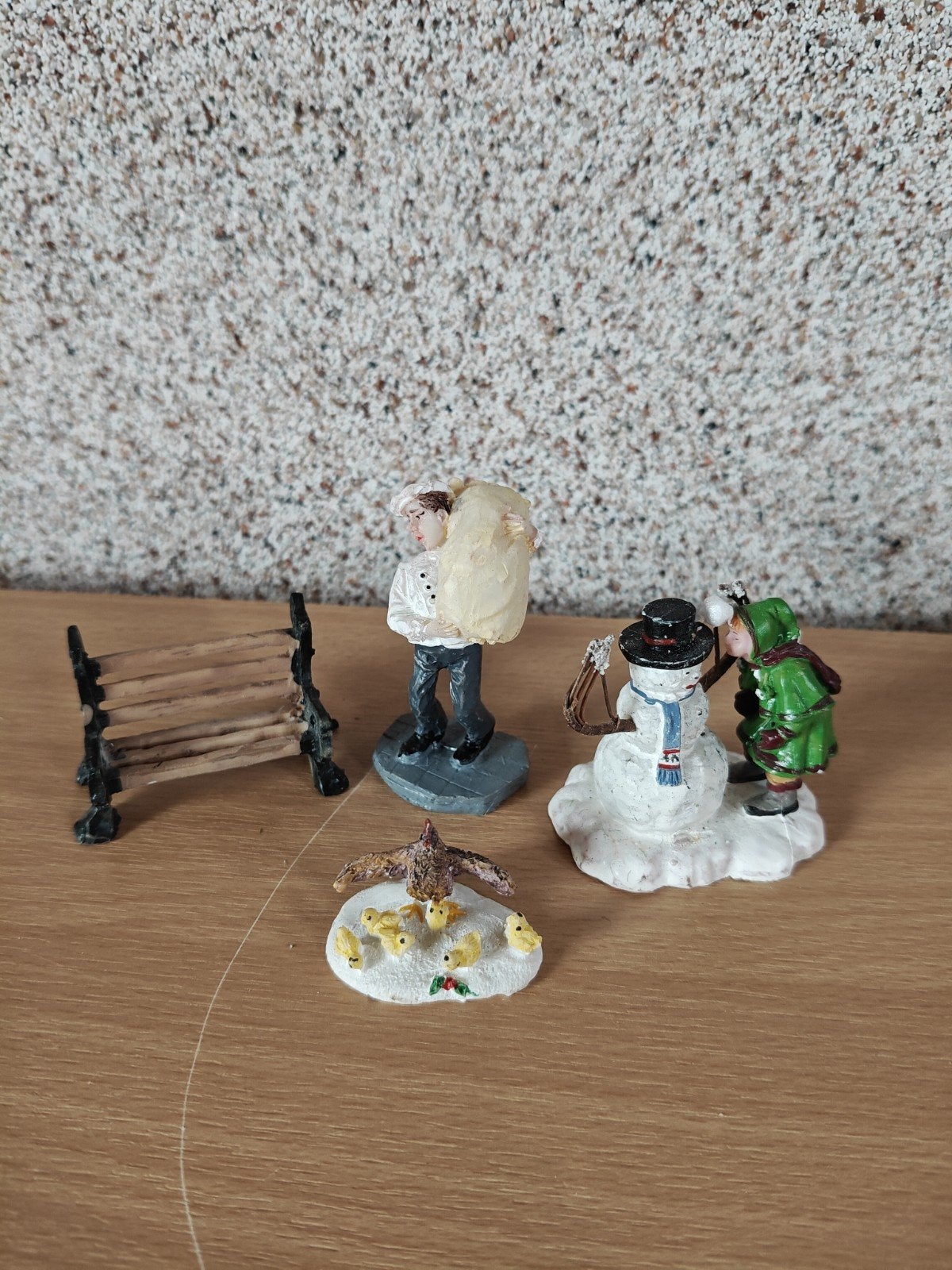 Miniatuur beeldjes: Kok, Sneeuwpop, Bankje, Kuikens, Ophalen of Verzenden, Zo goed als nieuw